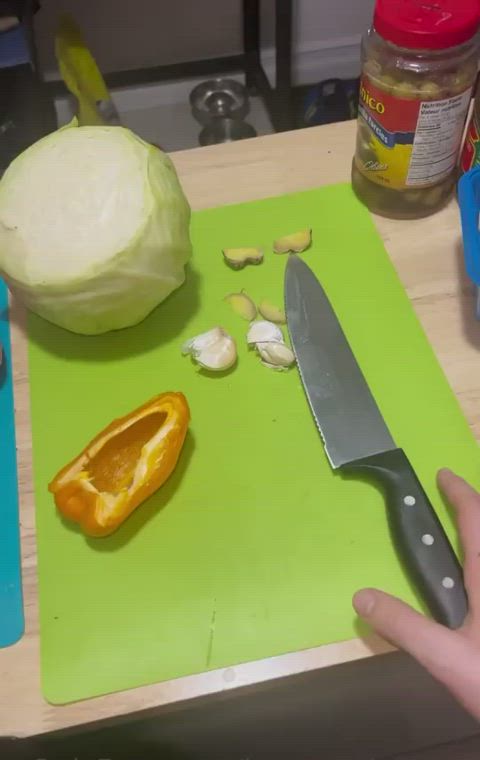 He cooks, I suck : video clip