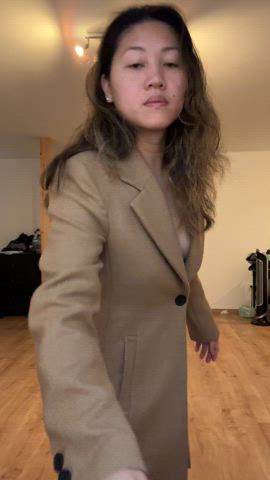 Crotchless lingerie is perfect for my hairy pussy : video clip