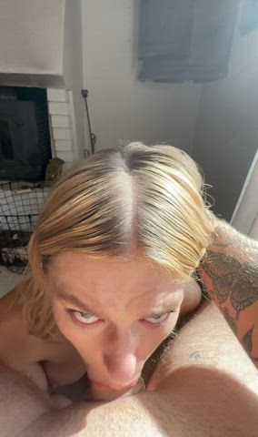 Sucking cock gives me happy tears : video clip