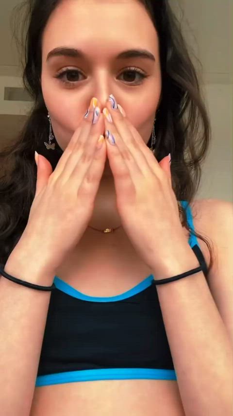 Julia Antonelli (Outer Banks, Beau is Afraid) Bikini Try-On : video clip