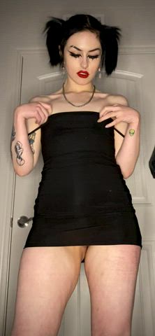 the tinier the better, right goon ? : video clip