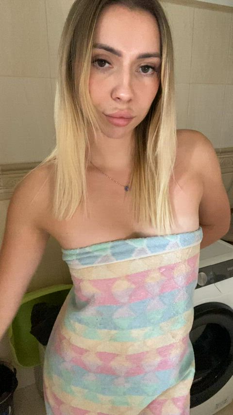 Naughty and Shy : video clip