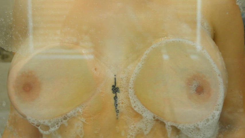 Alyx Star Wet and Soapy : video clip