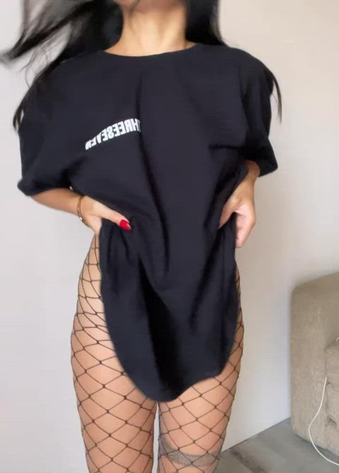 You can eat me out, but the fishnet stays on : video clip