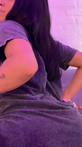 Only 19 yo but sharing my nudes with anyone is literally my hobby ;) : video clip