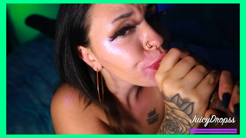 Another day, another Cumshot : video clip