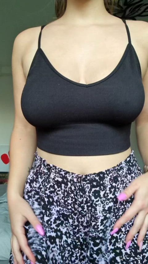 im proud on my 18yo tits : video clip