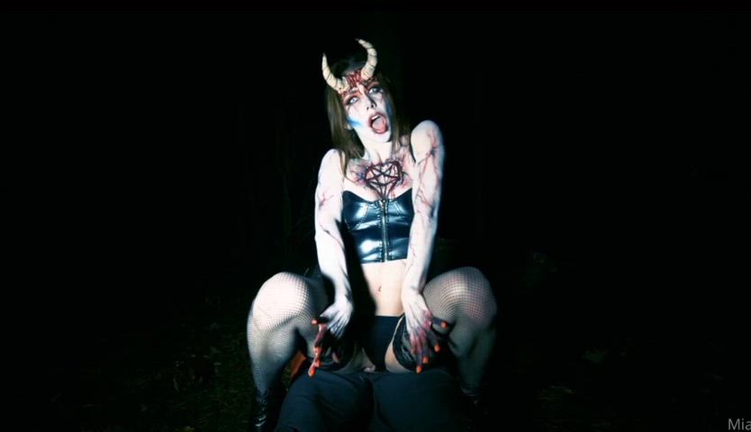 This is what a devilish fuck looks like : video clip