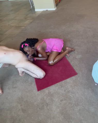 who just wakes up and puts a big hard white dick in their mouth. do i have problems : video clip