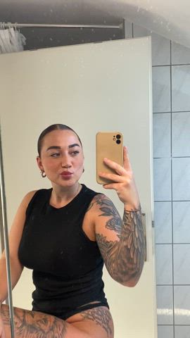 I need someone to throw around my little body ? : video clip