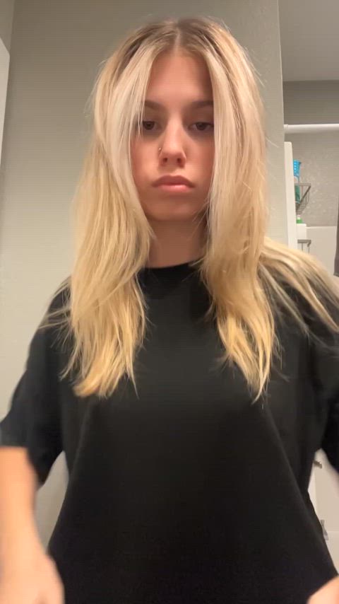 my boobs look so good rn, wanna see? : video clip