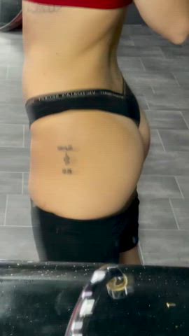 Imagine that ass bouncing on you : video clip