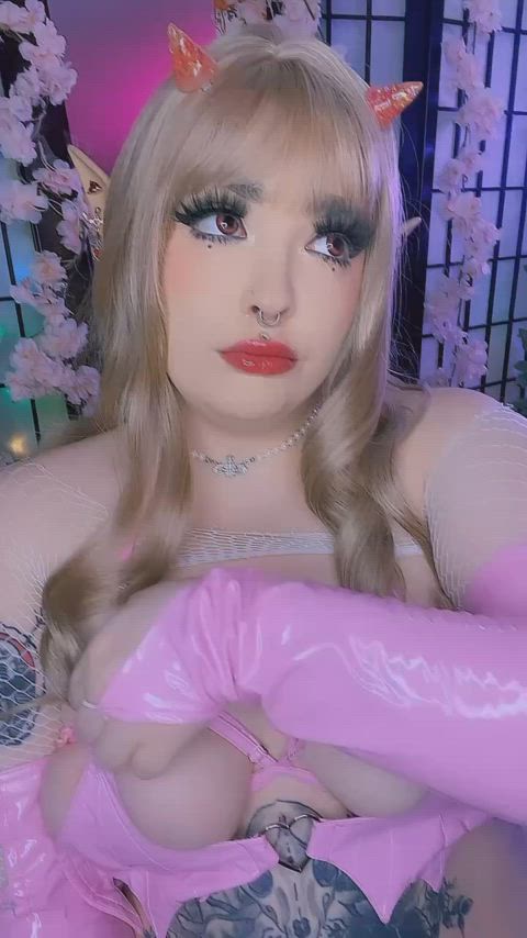 Stroke along with me, gooner! : video clip