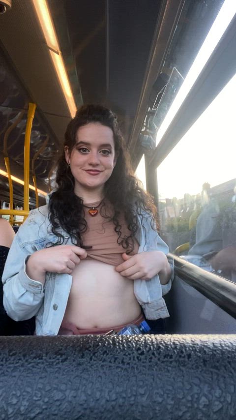 I flashed on Dublin Bus..Do you think the driver noticed? : video clip