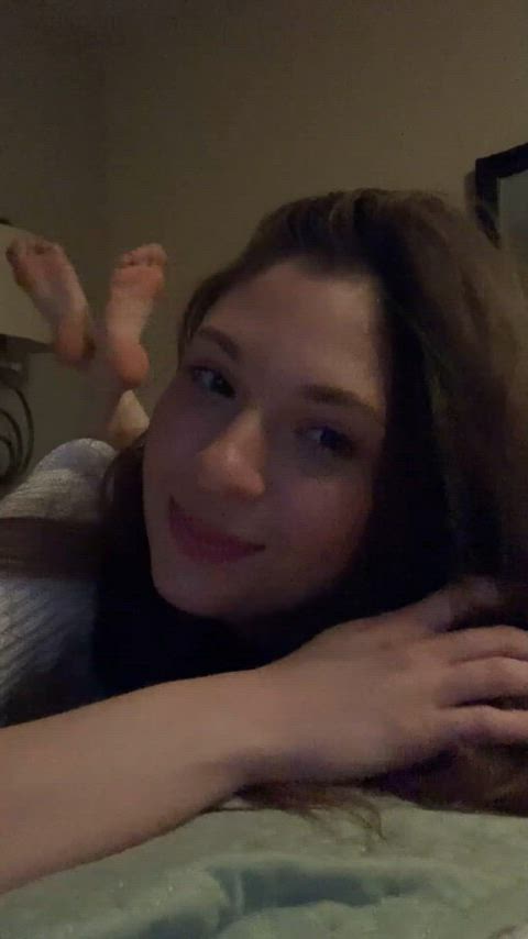 Sucking his cock before he goes to sleep : video clip