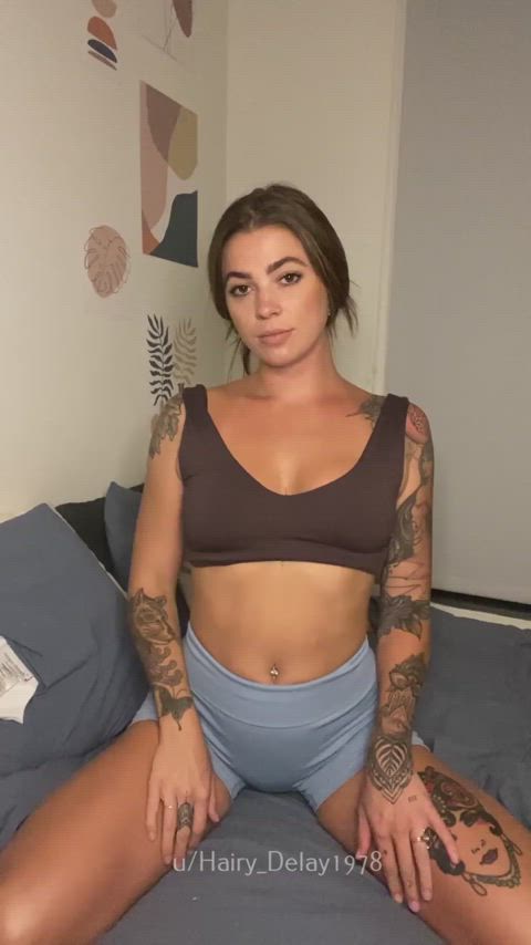 I can be your obedient girl toy : video clip