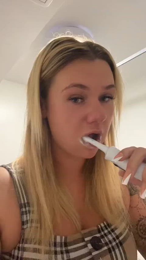 Im hoping to get a different white liquid Xx : video clip