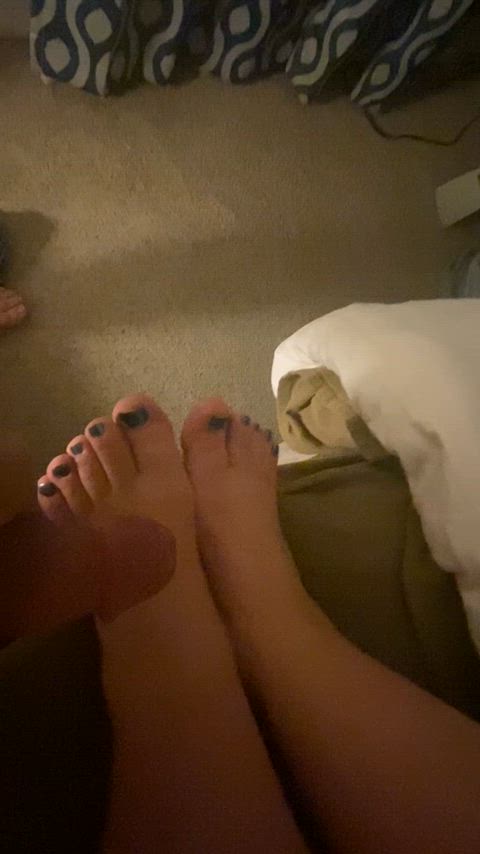 Green-toes Cumshot : video clip