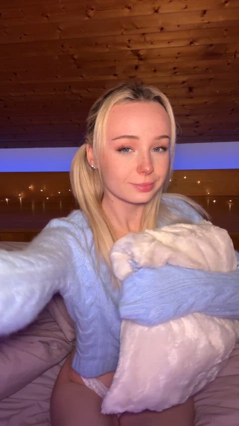 hiiii, I’m new here… finally turned 18 a few days ago : video clip
