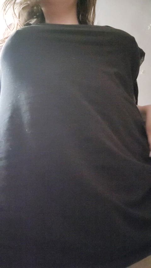 Squeeze my big tits when you eat my hairy pussy : video clip