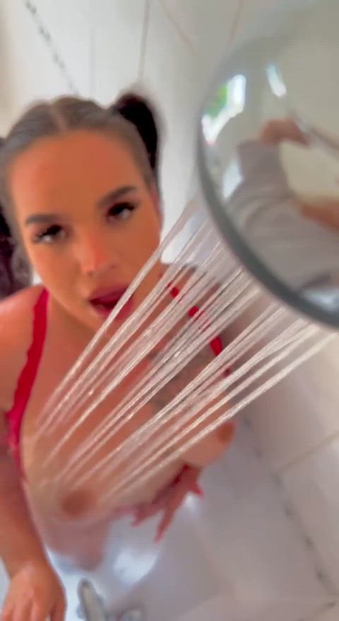 Sexy is my middle name, baby : video clip