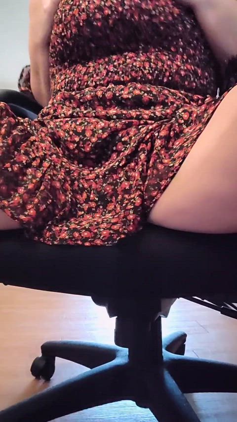 Your view from under my desk 😘 : video clip