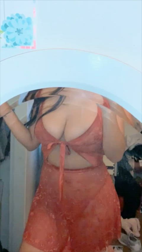 Who’s gonna goon to me tonight? : video clip