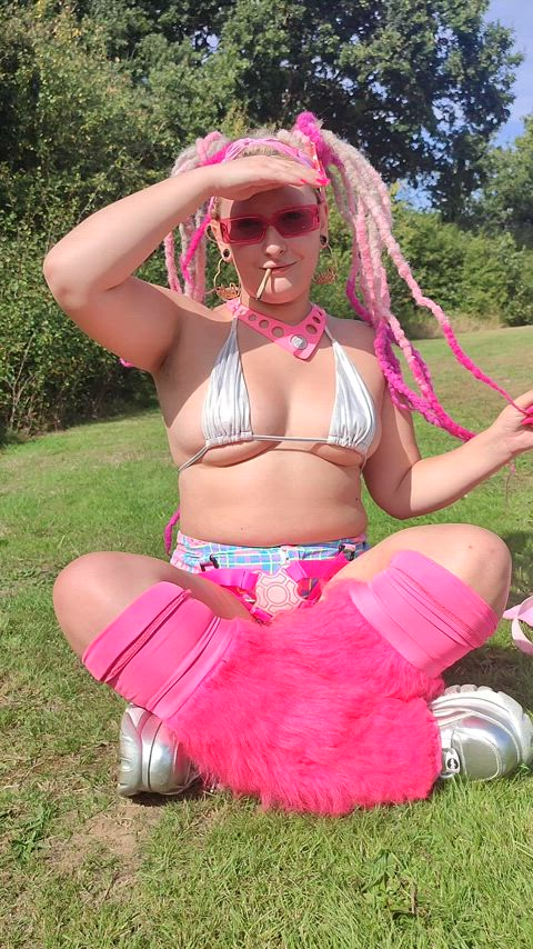 My ex said they're too small, what do you say : video clip