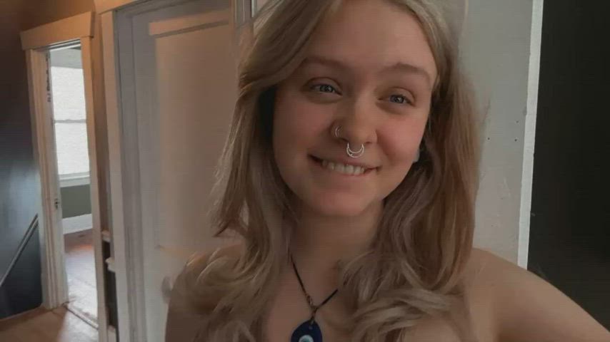 No make up but felt very sexy : video clip