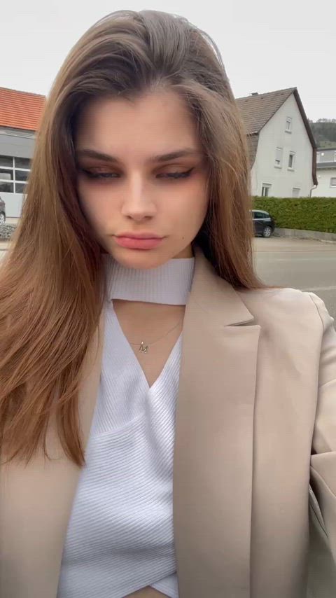 nearly got caught flashing my teen tits, I love the risk : video clip