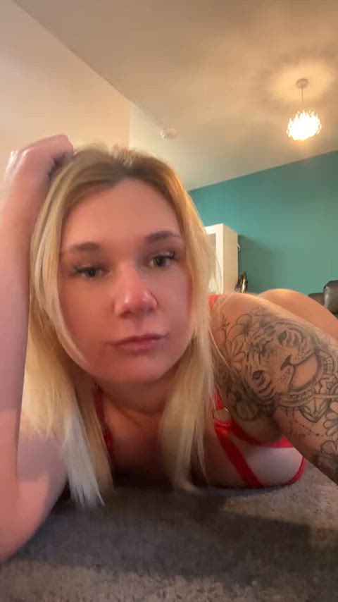 cheeky little peek! : video clip