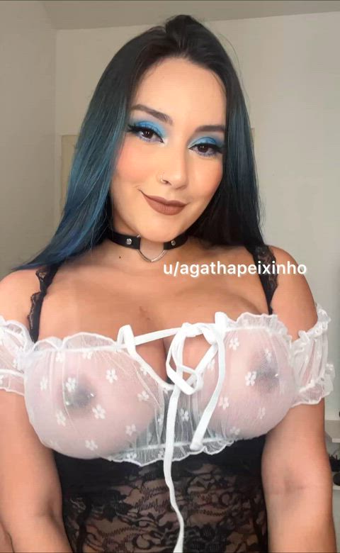 They are too juicy for you not to lick : video clip