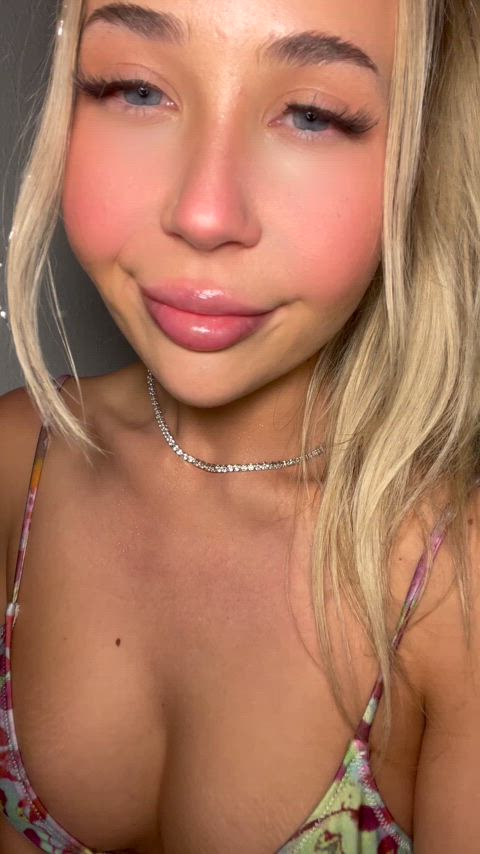 huge perky tits at 19, whats your first thought : video clip