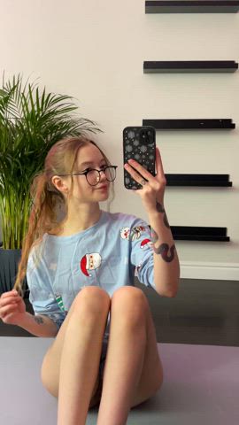 A legal babe waiting for you to join her : video clip