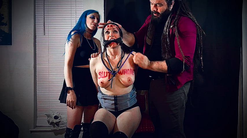 Royjack forcing Lucy Fox to bark like a dog : video clip