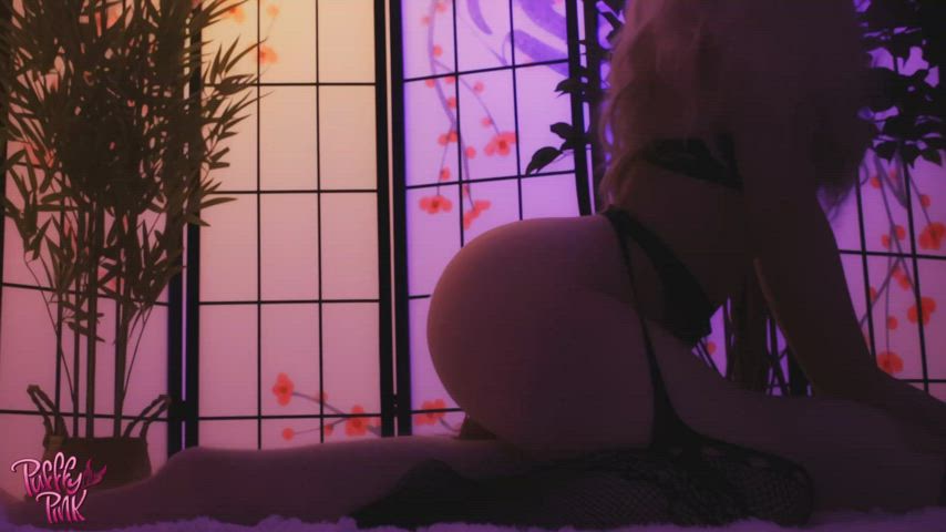 Let Mommy keep you warm : video clip