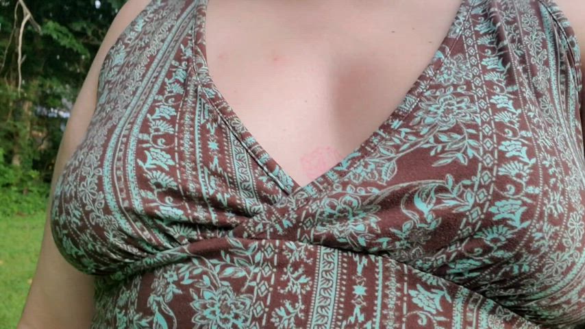 Flashing my tits... i wonder if my neighbors saw : video clip