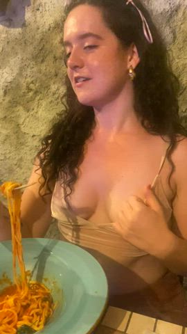 The waiter saw me flashing and gave me my meal for free : video clip