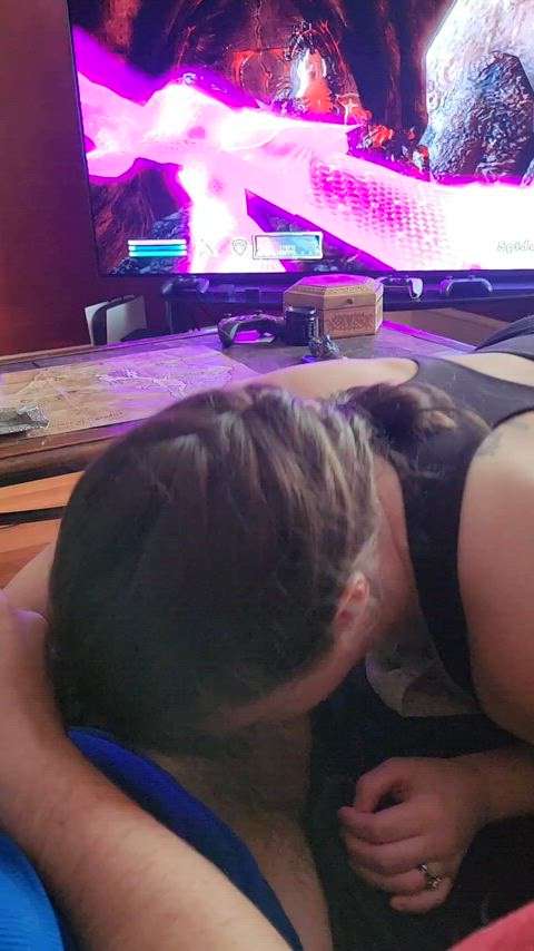 Just giving Daddy some oral support : video clip