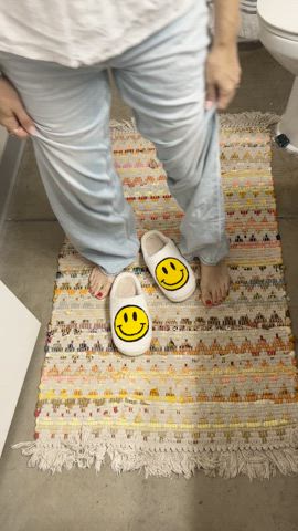 Can I have your 🍆 in my feet whenever I want to? : video clip