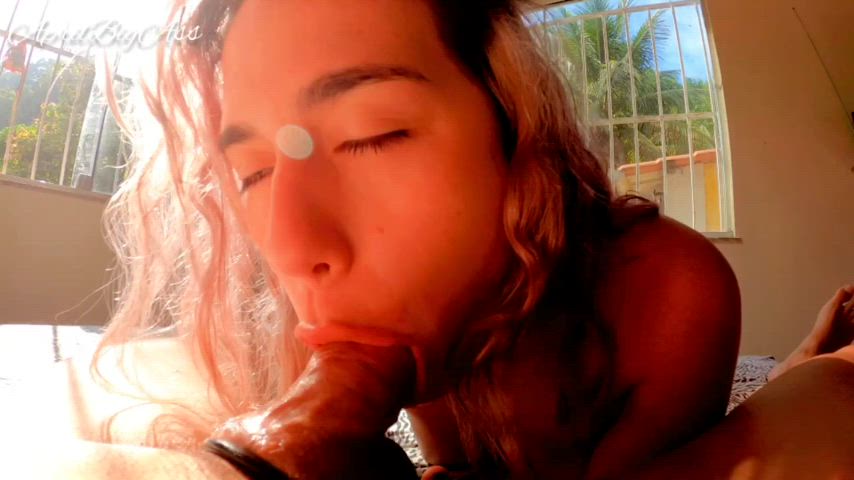 Early morning blowjob and cum in mouth!!!!! : video clip