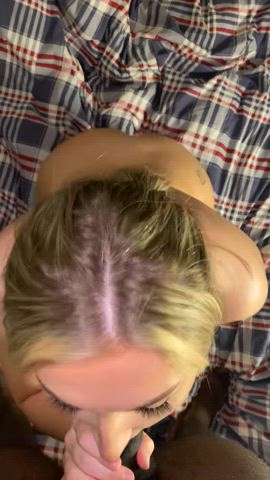 I like to spend my weekends sucking dick, don’t judge me : video clip