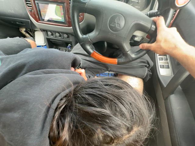 It's so much fun to go for a drive and giving him a bj while he drives : video clip