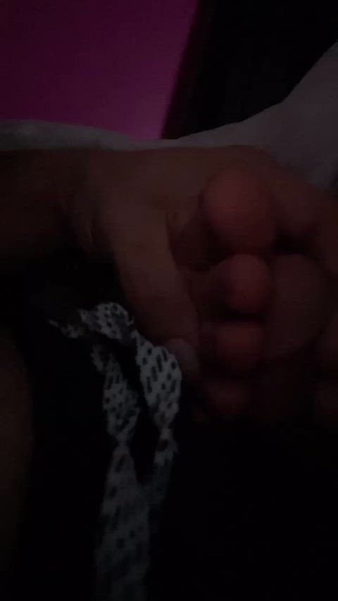 I told my man it’s okay if he plays with my sleepy little toes ;) would u do this too? (Oc) : video clip