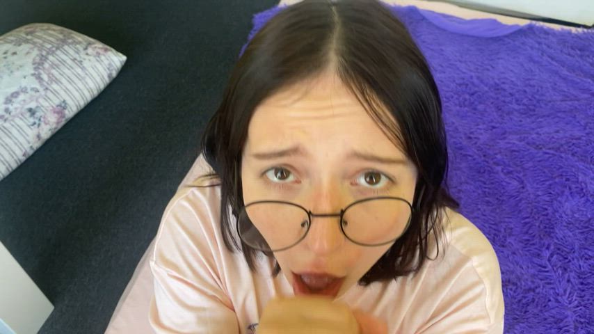 18 Years Old Horny Girlfriend Handjob Facial : video clip