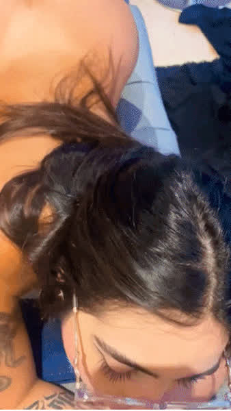 her eye contact made him cum within 2 minutes : video clip