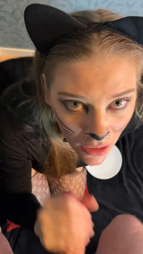 Would you cum for kitty? : video clip