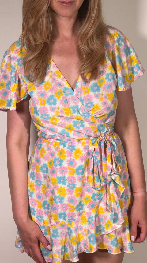 If you could do one thing with my hairy pussy, what would it be? : video clip