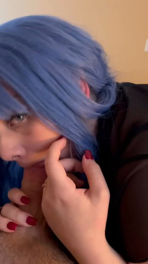 It was bigger than I thought it was going to be. I was pleasantly surprised, so I started sucking it ASAP. : video clip