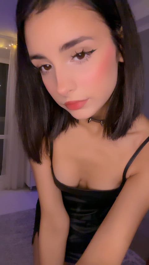 Hot stuff is what I love to do when I'm horny and wanna catch your attention : video clip